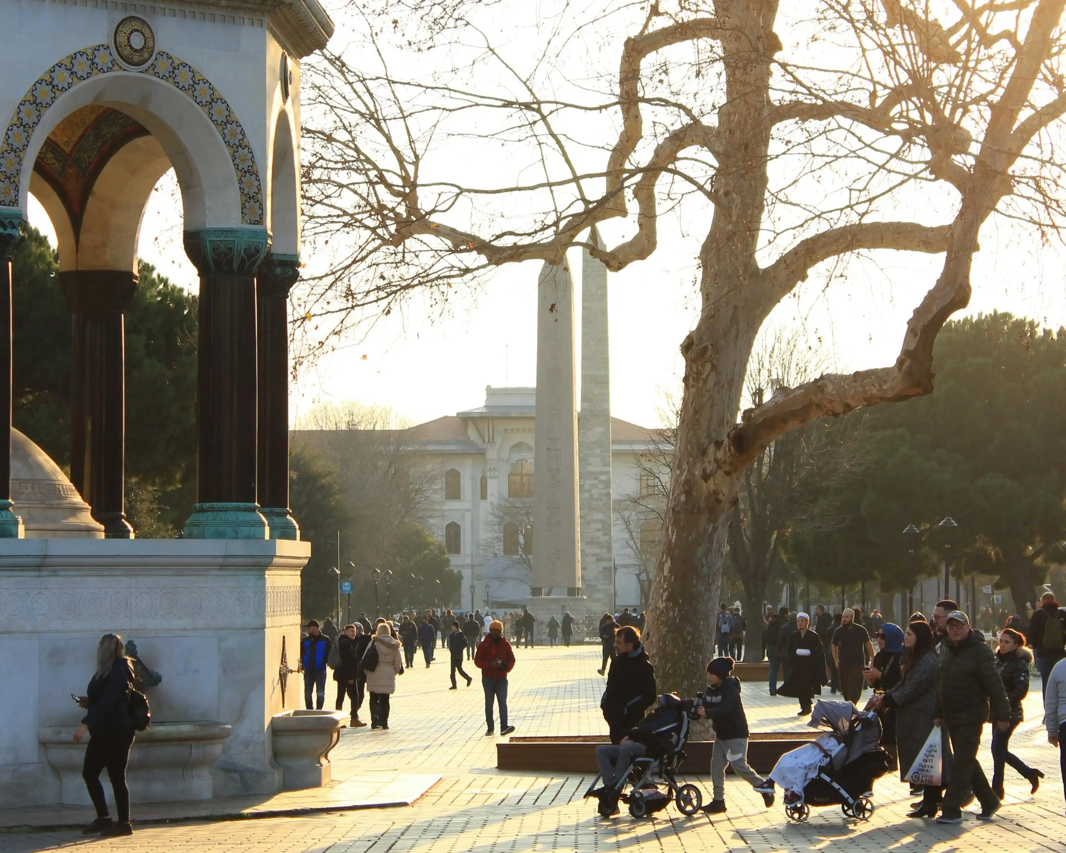 The Hippodrome of Constantinople: A Definitive Guide to Sultanahmet Square
